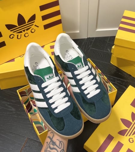 حذاء سنكرس تعاون قوتشي مع اديداس ماستر شامل الملحقات