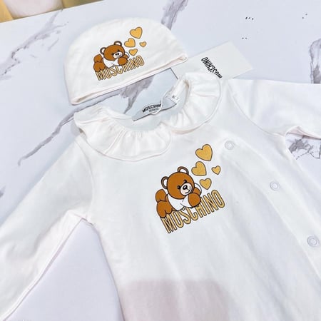 طقم مواليد موسكينو بربتوز