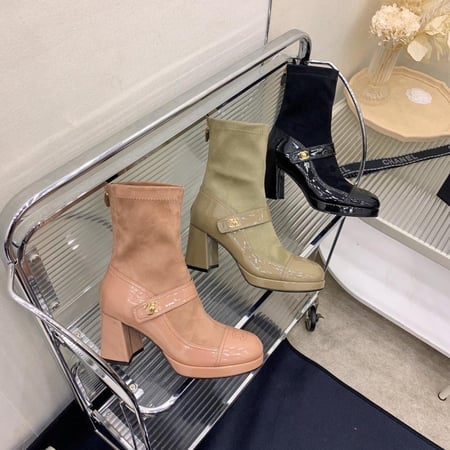 بوت ماركة شانيل