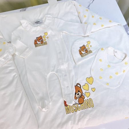 طقم اطفال موسكينو ماستر