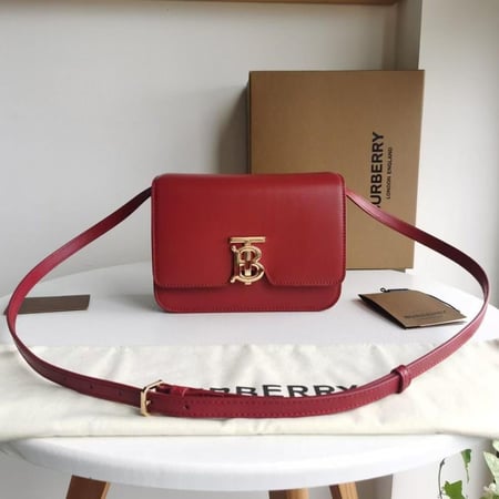 شنطة بيربري لونين ماستر شامل الملحقات