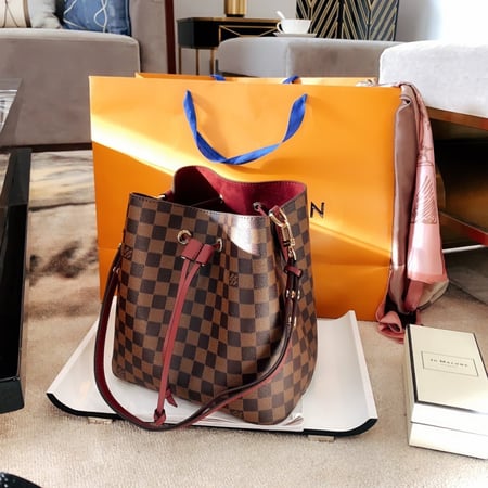 حقيبة دلو ماركة لويس فيتون