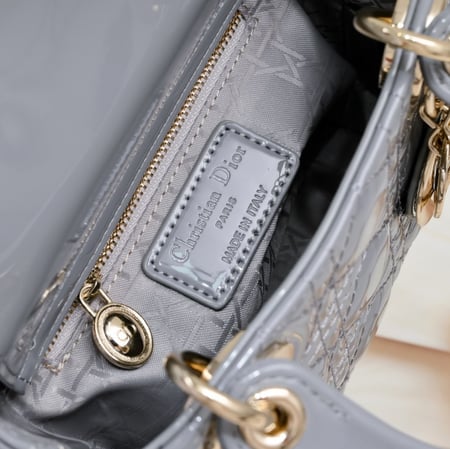 شنطة ديور عدة ألوان ماستر شامل الملحقات