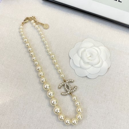 عقد شانيل لؤلؤ ماستر شامل الملحقات