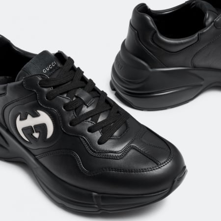 حذاء قوتشي سنيكرز رجالي شامل الملحقات