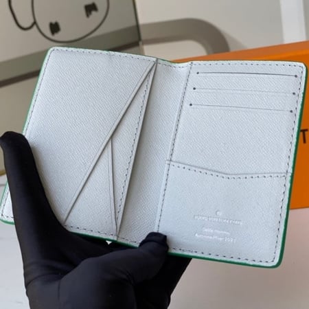 محفظة لويس فيتون جودة عالية شامل الملحقات