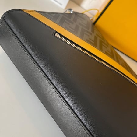 باوتش فندي حجم صغير شامل الملحقات