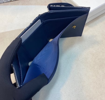 محفظة ديور حجم وسط شامل الملحقات