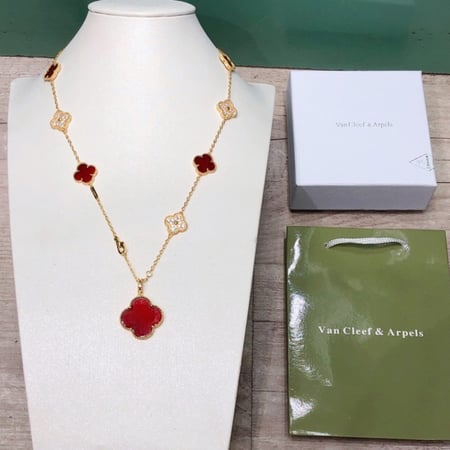 مجوهرات ماركات-مجوهرات فان كليف-تقليد فان كليف-براندات مقلدة-اساور