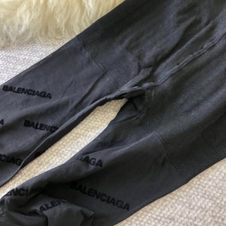 جوارب بلنسياقا كامل شفاف لون أسود