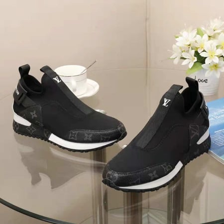 حذاء لويس فيتون سنيكرز رجالي ونسائي ماستر