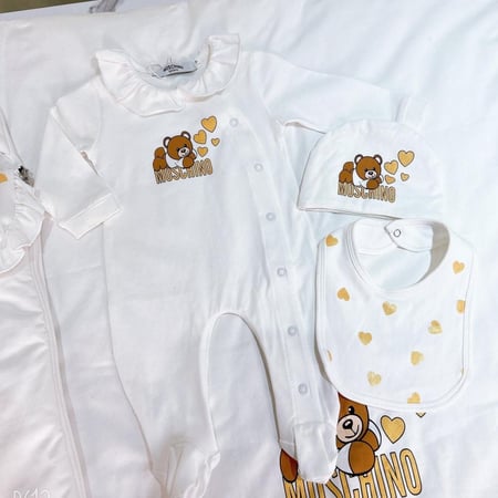 طقم اطفال موسكينو ماستر