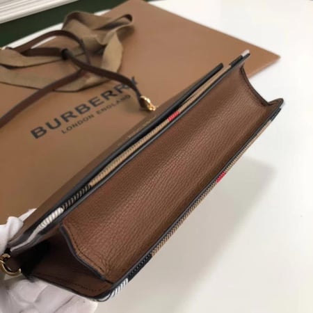 شنطة ماركة بيربري ماستر شامل الملحقات