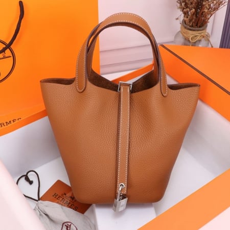 حقيبة ماركة هيرمز بيكوتين لوك ماستر شامل الملحقات