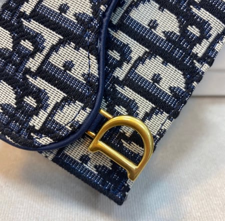 محفظة ديور حجم وسط شامل الملحقات