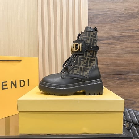 بوت فندي جودة عالية مع العلبة