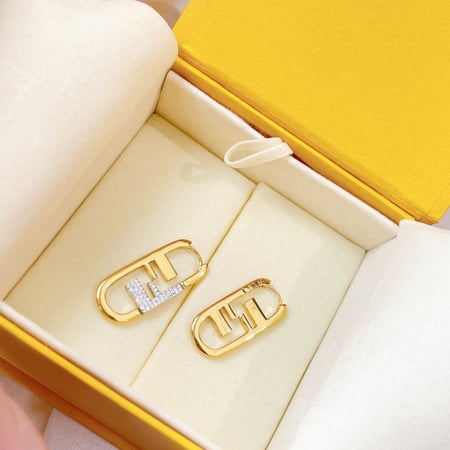 اقراط فندي ماستر شامل الملحقات