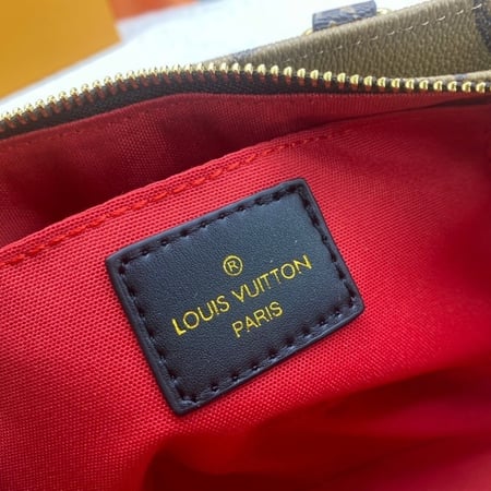 شنطة لويس فيتون حجم متوسط