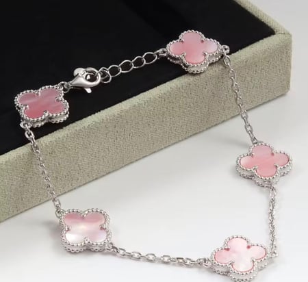 اسوارة مطلية بذهب تصميم فان كليف