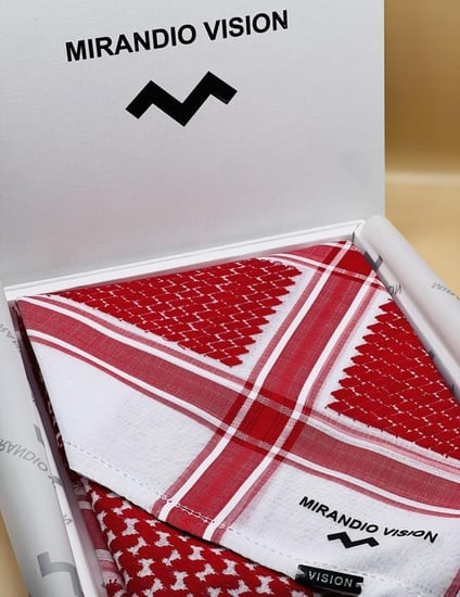 شماغ Mirandio vision مطرز من الأطراف
