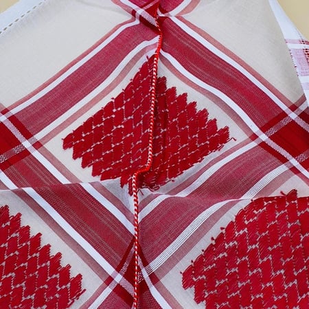 شماغ Mirandio vision مطرز من الأطراف