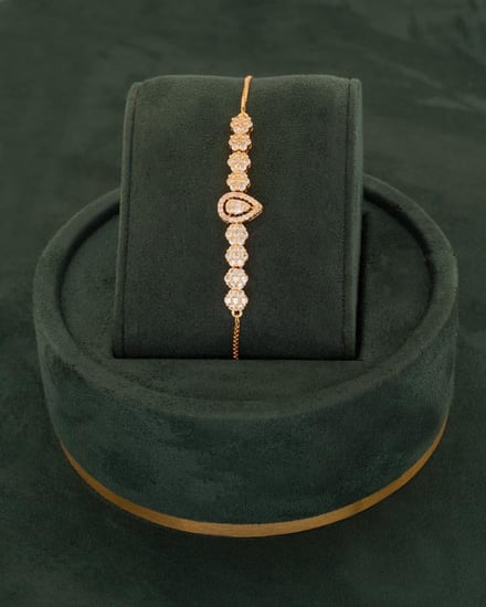 بكج الاهداء الفاخر من خاتون® طقم مع ساعة تصميم ذهبي