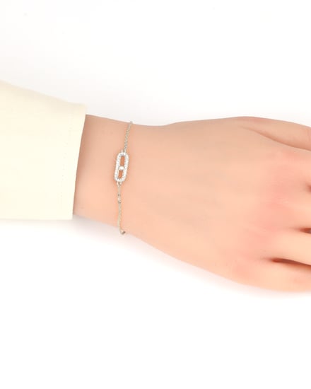 اسوارة نسائية بتصميم عالمي فضي