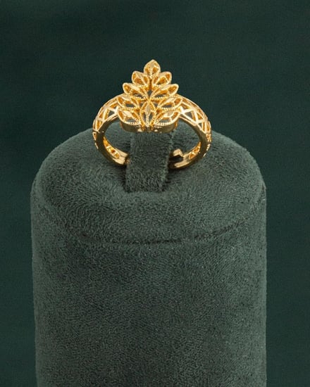 طقم اكسسوار بلمعة الذهب بتصميم راقي للأهداء والمناسبات