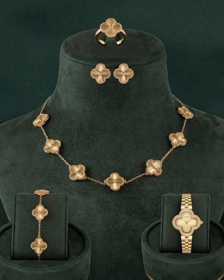 طقم نسائي وساعة مجموعة فخمة بتصميم عالمي