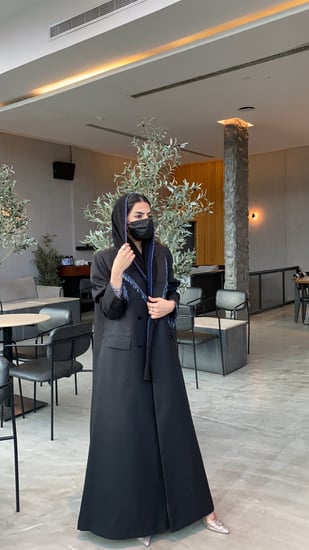 عباية بليزر سوداء