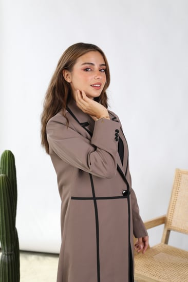 بليزر باللون البني الفاتح LA53