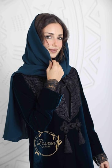 عباية بليزر مخمل