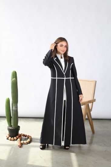 بليزر أسود بخطوط بيضاء LA52