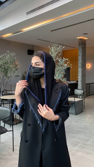 عباية بليزر سوداء للدوام