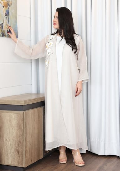 جلابية صيفي لينن بتصميم الورد مزينة بشك لامع وأكمام شيفون لون بيج