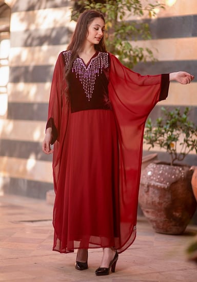 جلابية شتوي بياقة مزين بشك لامع وبتفاصيل خرز