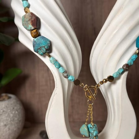 قلادة فيروز طبيعي مع فيروز أفريقي