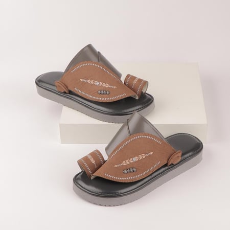 نعال شرقي مطرّز رجالي فاخر