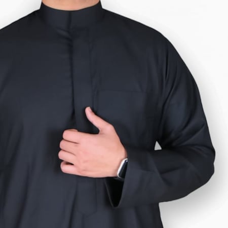 ثوب رجالي شتوي أسود سحاب (سادة)