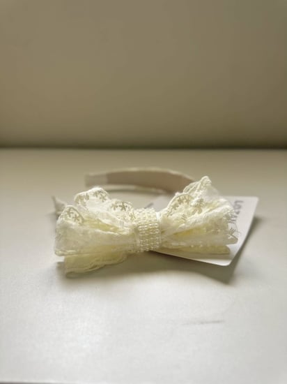 طوق شعر دانتيل