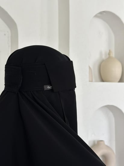 نقاب ملكي بلصاق