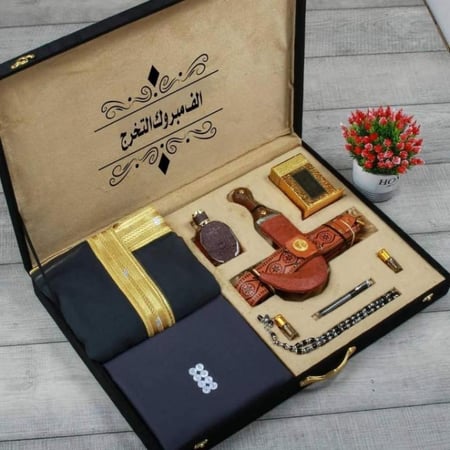 هدايا تخرج للرجال هدية نجاح بوكسات هدايا التخرج تنسيق هدايا خريج رجالي