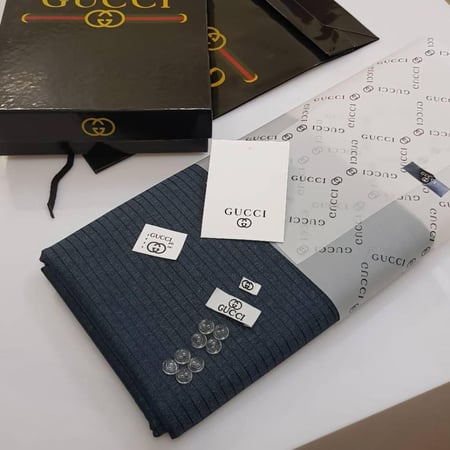 افضل قماش رجالي واقف مقلم