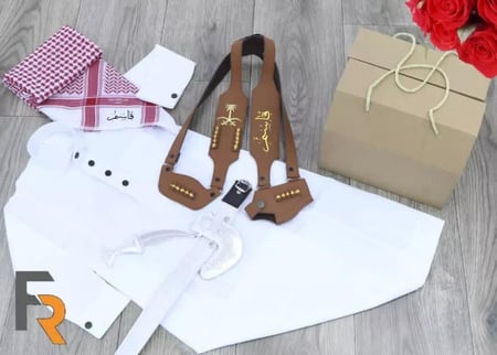 طقم ملابس ولادي للعيد من ثياب ولادي غتره ولادي حزام جنبيه مجند بالاسم ولادي