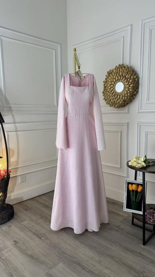 فستان باللون الانيق ببي بينك