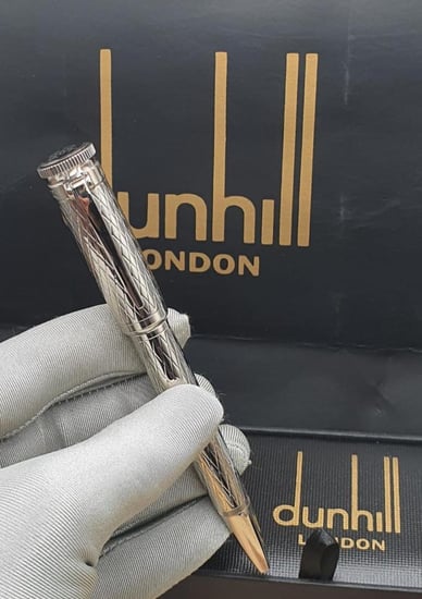 قلم ماركة دنهل لون فضي