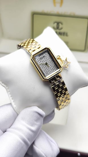 ساعة نسائية ماركة شانيل