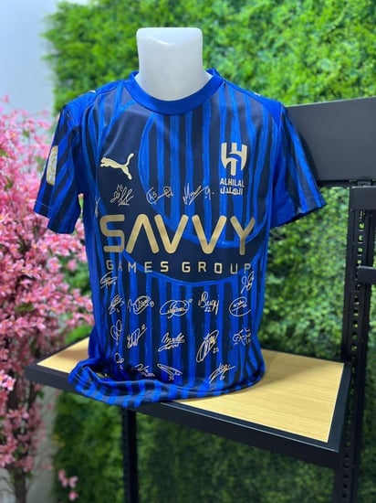 تيشيرت الهلال كأس العالم بتوقيع لاعبين