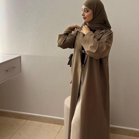 عبايات ملونه