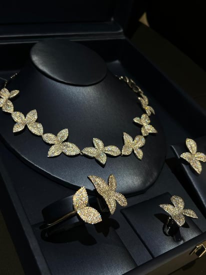 طقم فضي دقه الماس 5 قطع تصنيع خاص بضمان بدقة وجودة عاليه DD77